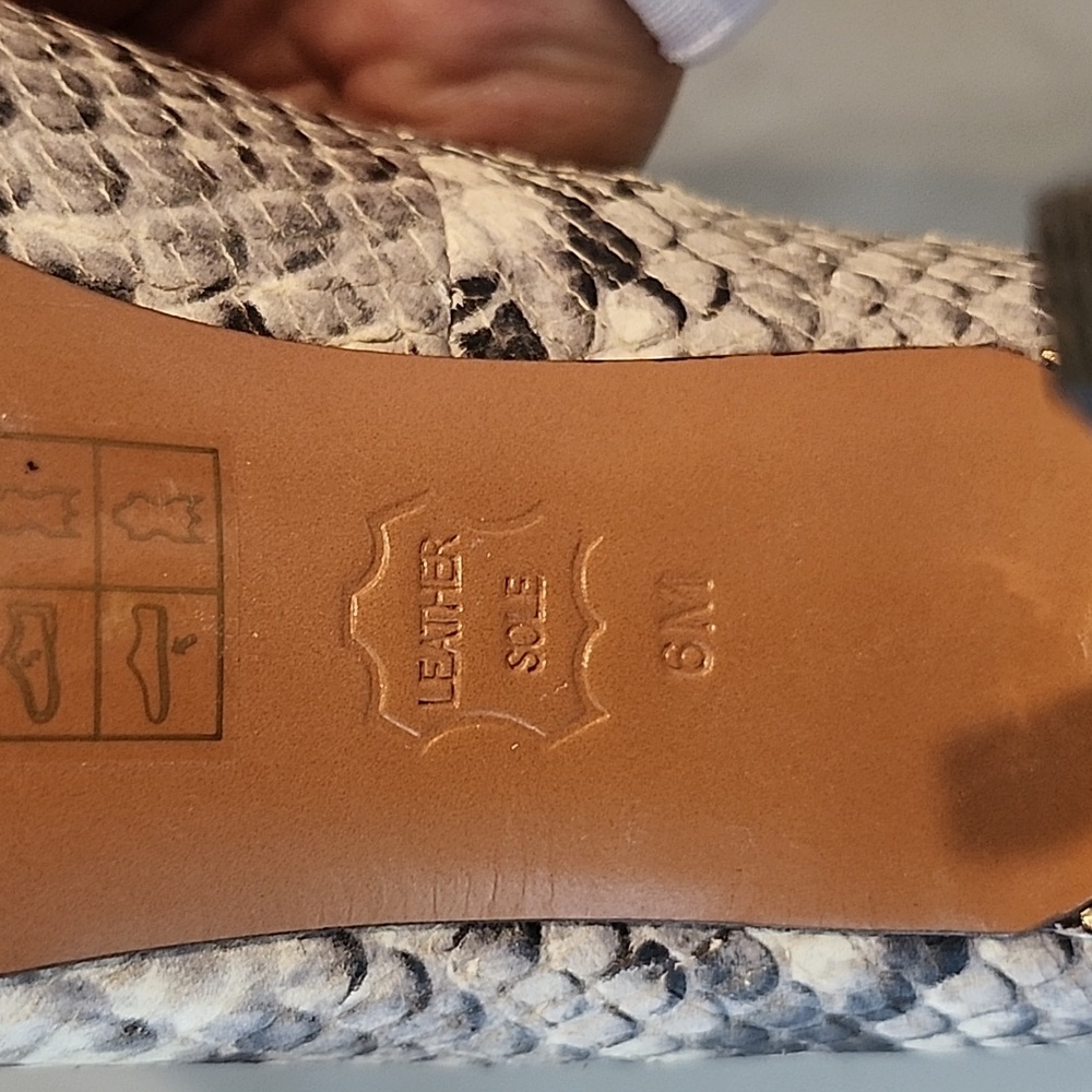 Tory Burch Size 6 Python Pattern. - image 4